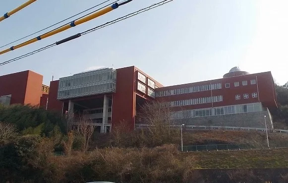 智弁学園和歌山高等学校様まで650m