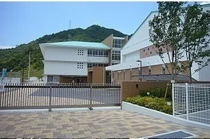 春日野小学校まで1000m