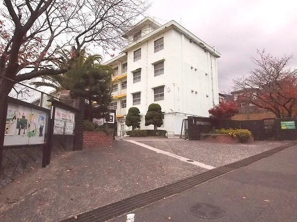 北九州市立 沼中学校まで400m