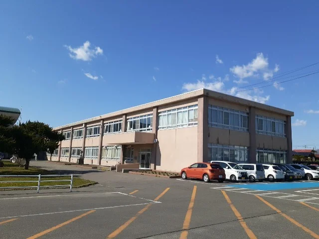 新冠小学校まで550m