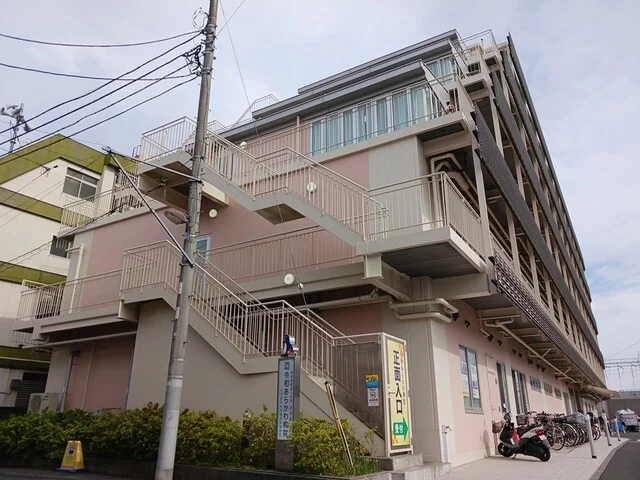 令和あらかわ病院まで366m