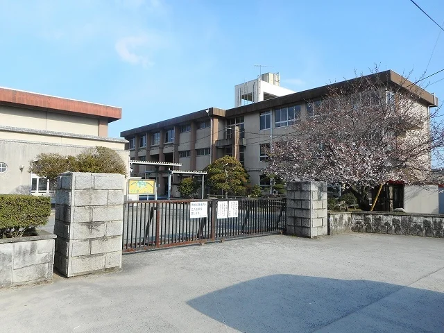 御野小学校まで850m