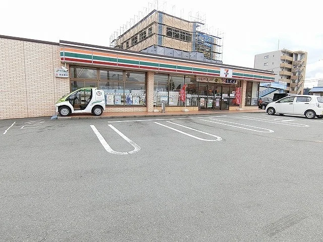 セブンイレブンまで450m