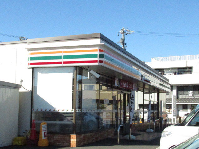 セブンイレブン　高洲店まで400m