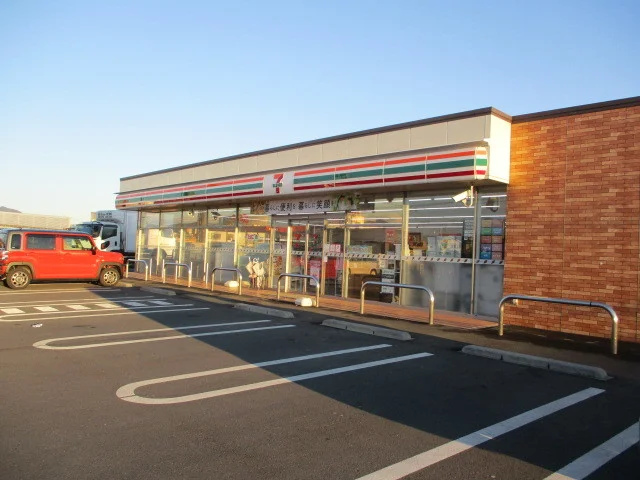 セブンイレブン　立花店まで500m