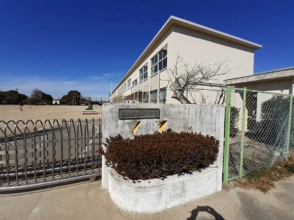 植田小学校まで800m