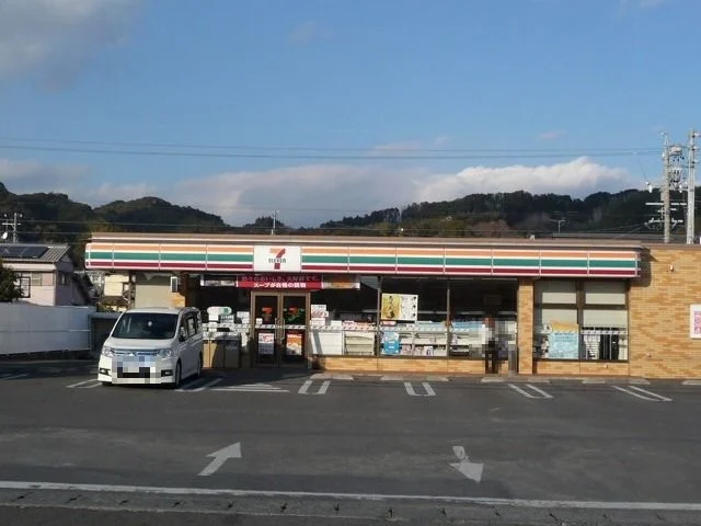 セブンイレブン　音羽町店まで550m