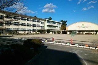 三蔵子小学校まで710m