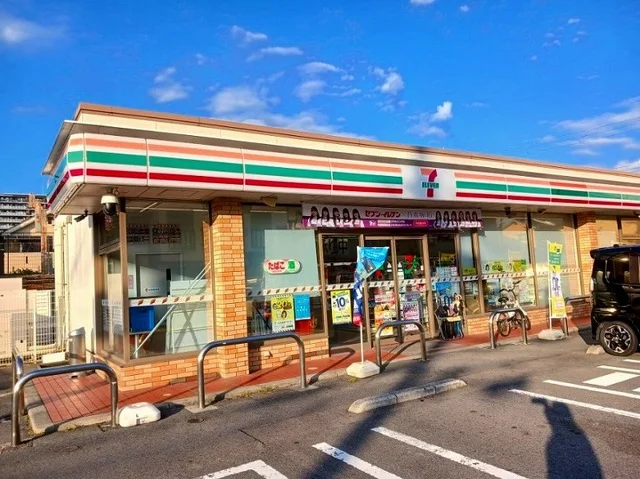 セブンイレブン向日寺戸店まで600m