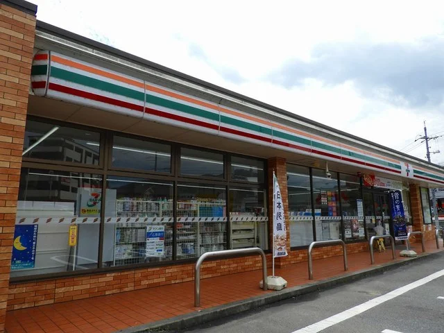 セブンイレブンまで1200m