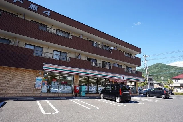 セブンイレブン　八幡星ヶ丘店まで770m