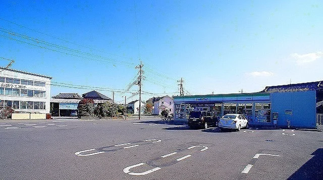 ファミリーマート 入間木蓮寺店まで87m