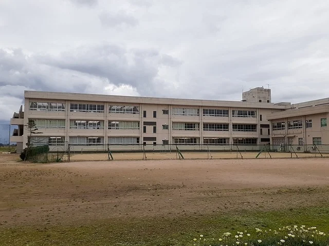 早通中学校まで1000m
