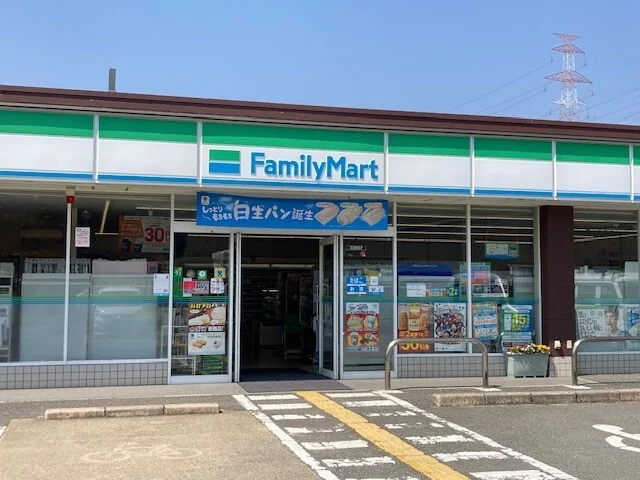 ファミリーマート 綾部下八田店まで400m