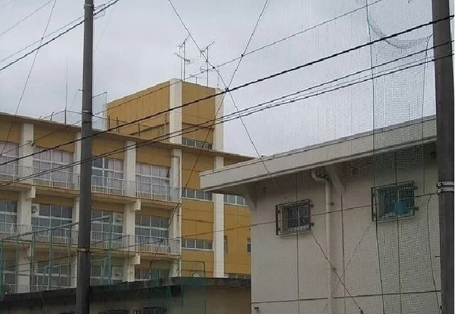 今治市立立花中学校様まで300m