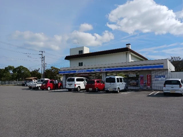 ローソン今治中堀店まで500m