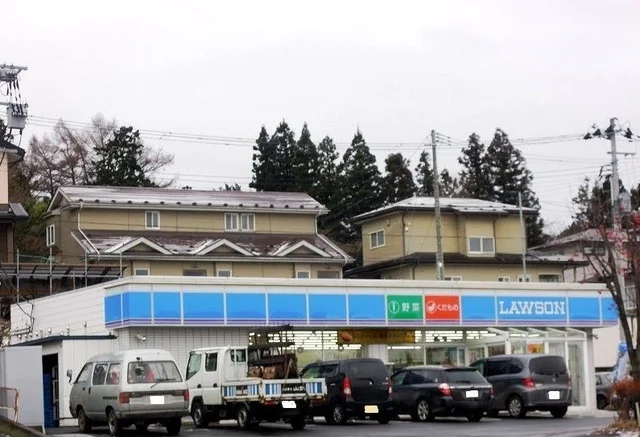 ローソン五戸町店まで400m