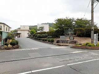 王喜小学校まで1900m