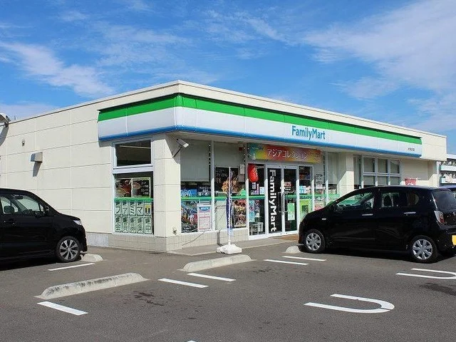 ファミリーマート 伊万里立花店まで500m