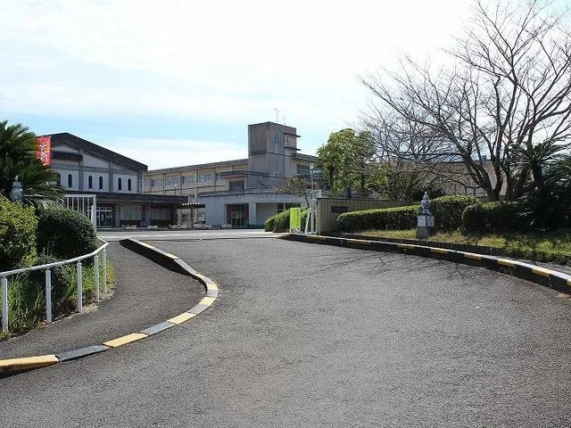 伊万里市立立花小学校まで750m