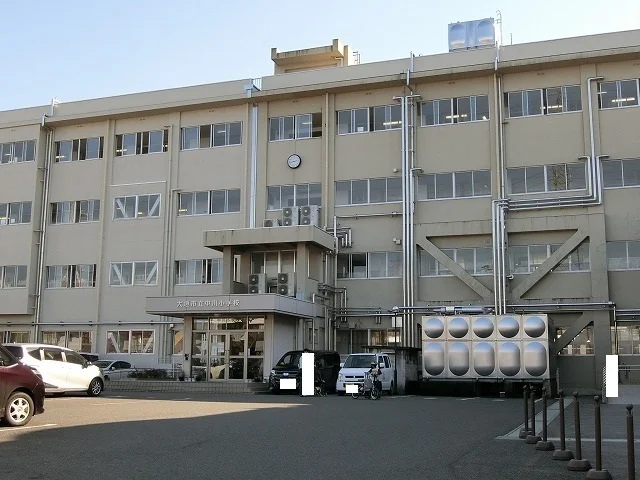 大垣市立中川小学校まで720m