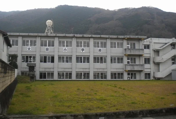 太田小学校まで120m
