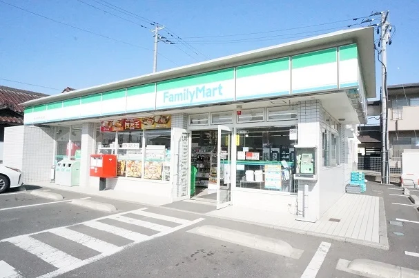 ファミリーマート小原田中学校前まで450m