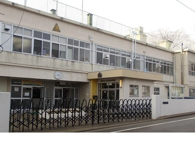福島市立清明小学校まで1000m