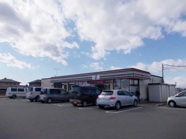 セブンイレブンさくら氏家店まで800m