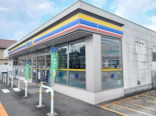 ミニストップ片岡町店まで600m