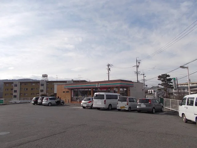 セブンイレブン上田芳田店まで650m