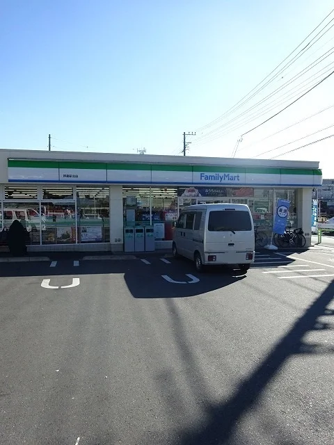 ファミリーマートまで650m