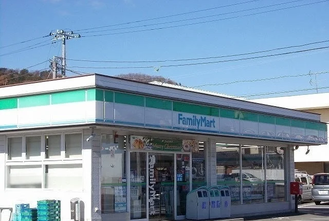 ファミリーマート 沼津片浜店まで900m
