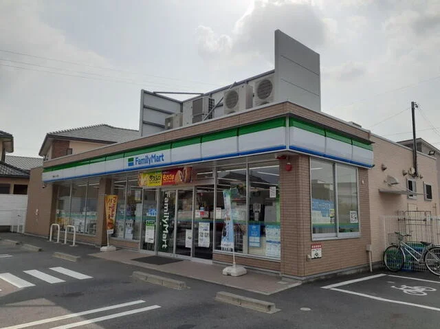 ファミリーマート 岡崎へごし町まで400m