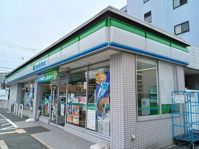 ファミリーマート様まで270m