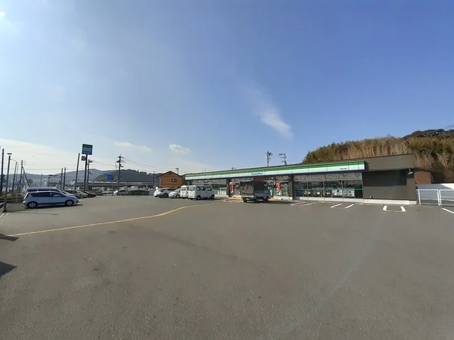 ファミリーマート高知大津店まで1910m