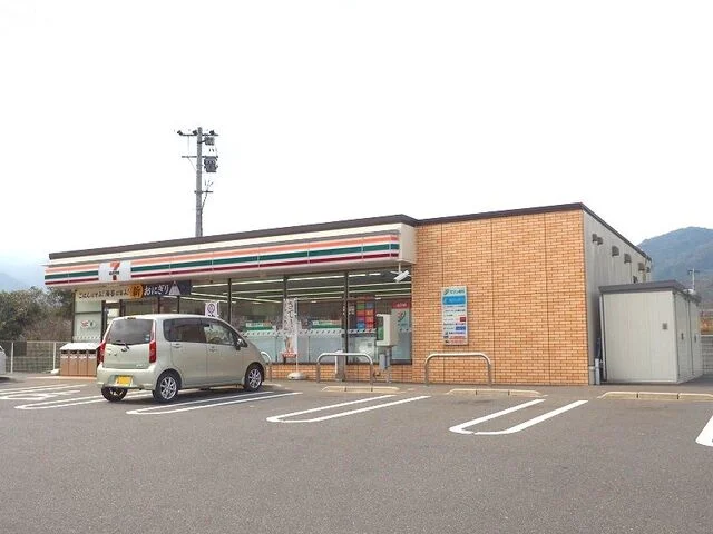 セブンイレブンまで1000m