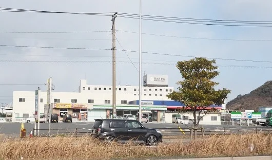 ファミリーマートまで800m