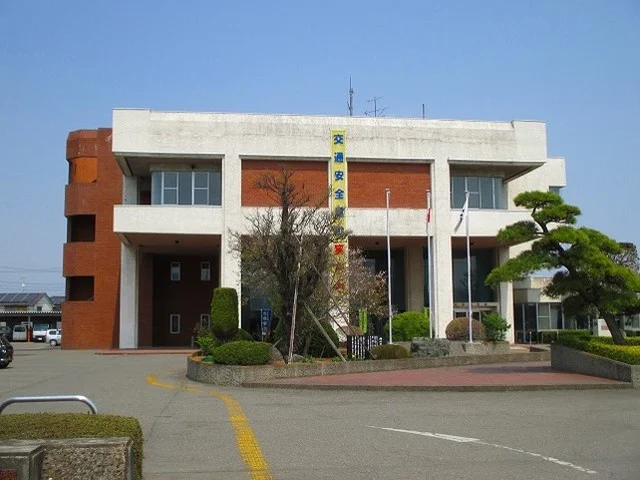 町役場まで1200m