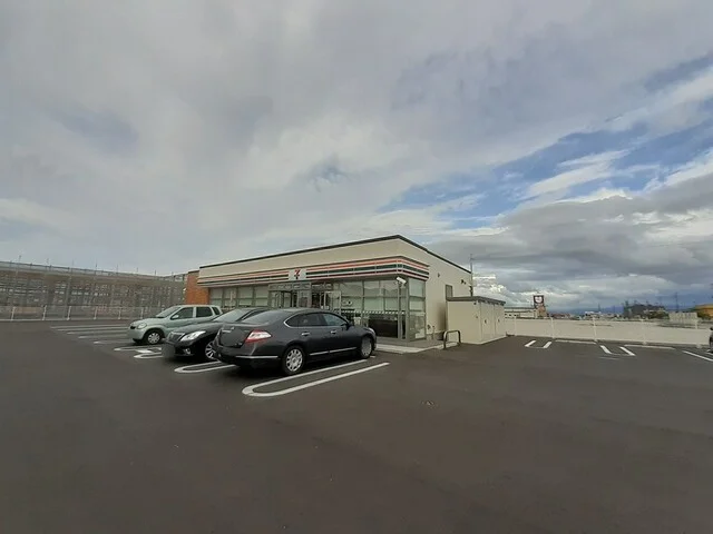 セブンイレブン下越吉田西太田店まで850m