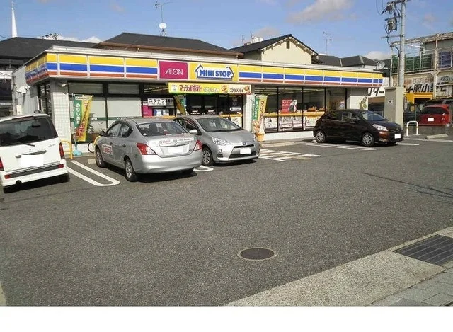 ミニストップ甲子園口５丁目店様まで300m