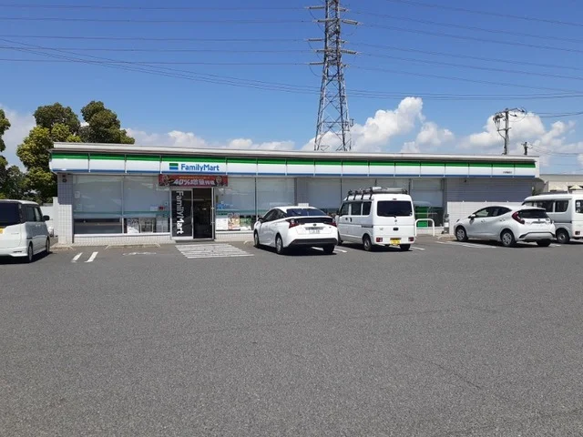 ファミリーマート水島亀島店まで300m