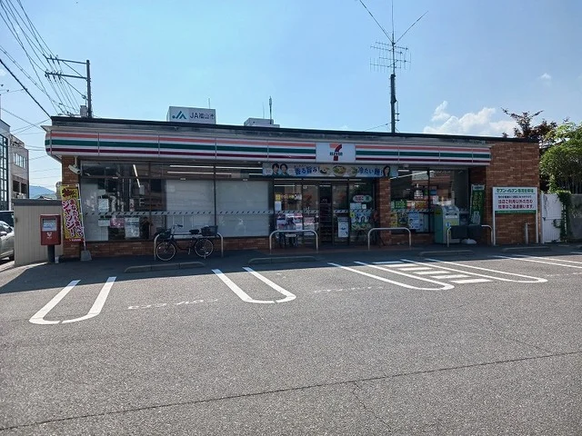 セブンイレブン神辺川南店まで950m