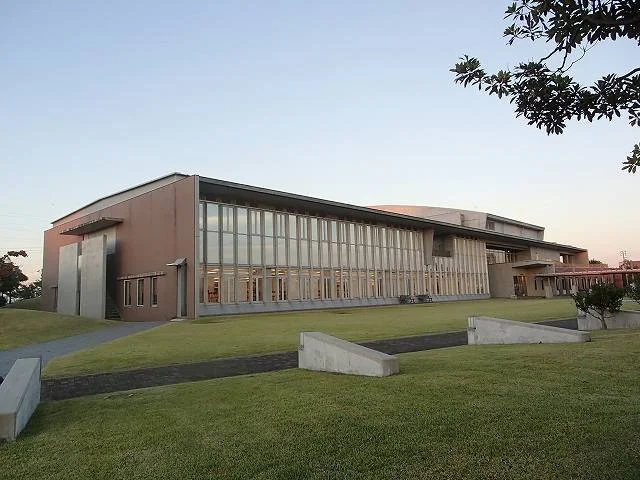 白根図書館まで950m