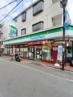 ファミリーマート赤羽平和通り店まで94m
