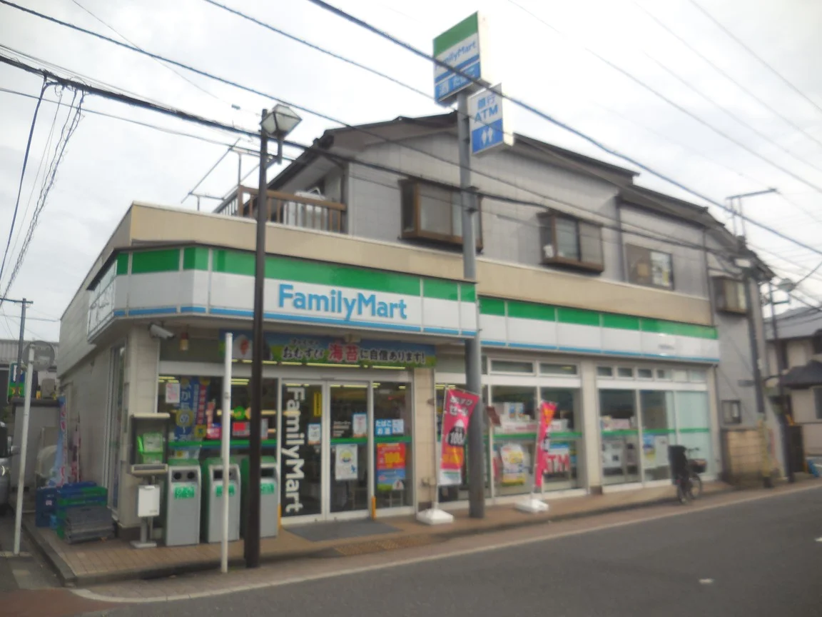 コンビニまで徒歩で約6分