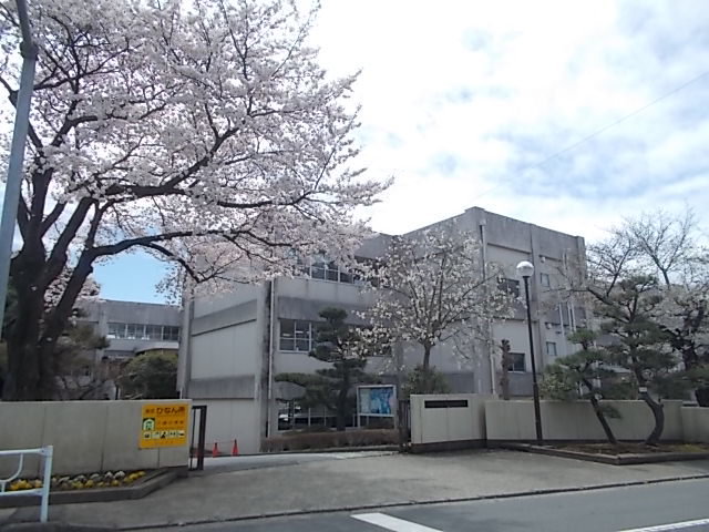 水戸市立千波小学校まで1400m