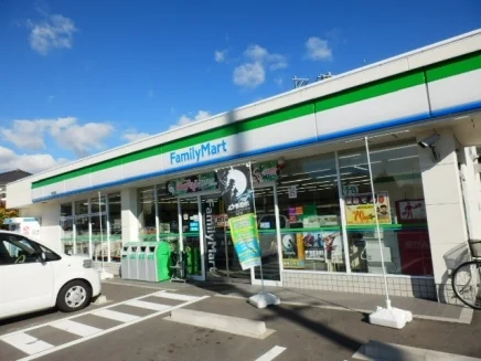 ファミリーマート 東海加木屋町まで250m