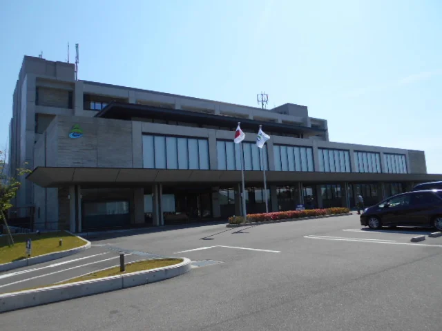 海南市役所様まで850m