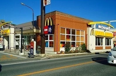 マクドナルドまで500m